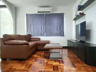 For sale and for rent 3 bedrooms house in Huai Khwang, Bangkok
