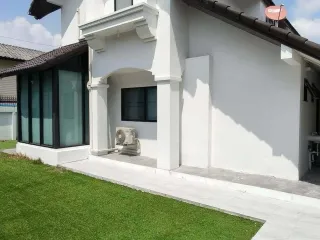 For sale and for rent 3 bedrooms house in Huai Khwang, Bangkok