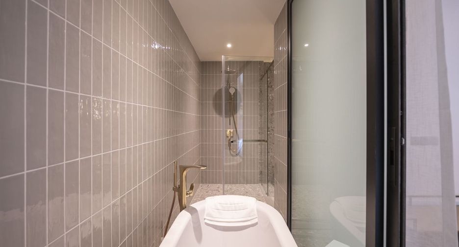 For rent 2 bedrooms condo in Khlong Toei, Bangkok