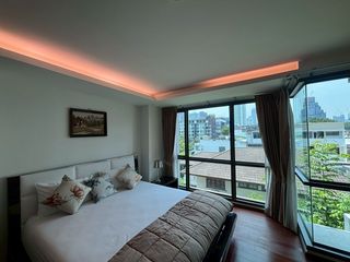 For rent 2 bedrooms condo in Watthana, Bangkok