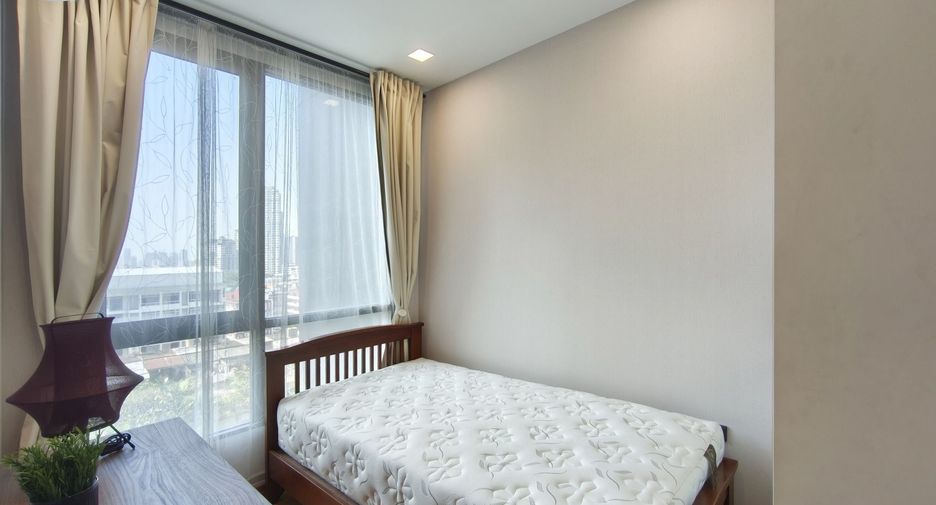For rent 2 bedrooms condo in Phra Khanong, Bangkok