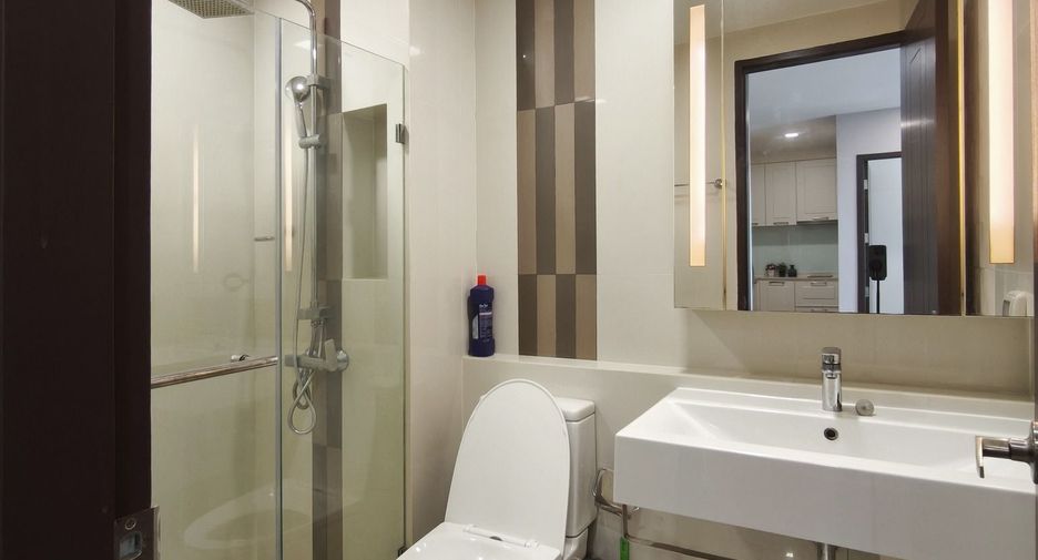 For rent 2 bedrooms condo in Phra Khanong, Bangkok