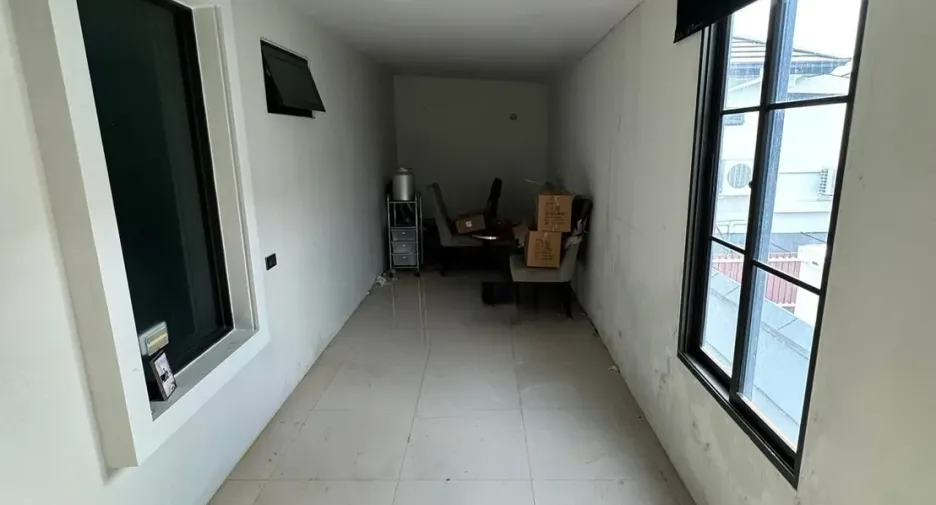 ขาย 4 ห้องนอน บ้านเดี่ยว ใน เมืองปทุมธานี, ปทุมธานี
