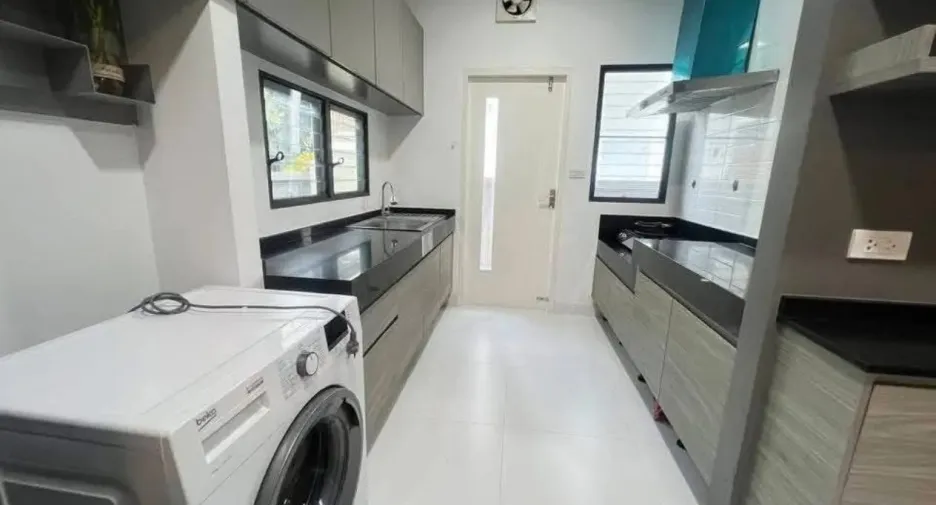 For rent 4 bedrooms house in Bang Phli, Samut Prakan