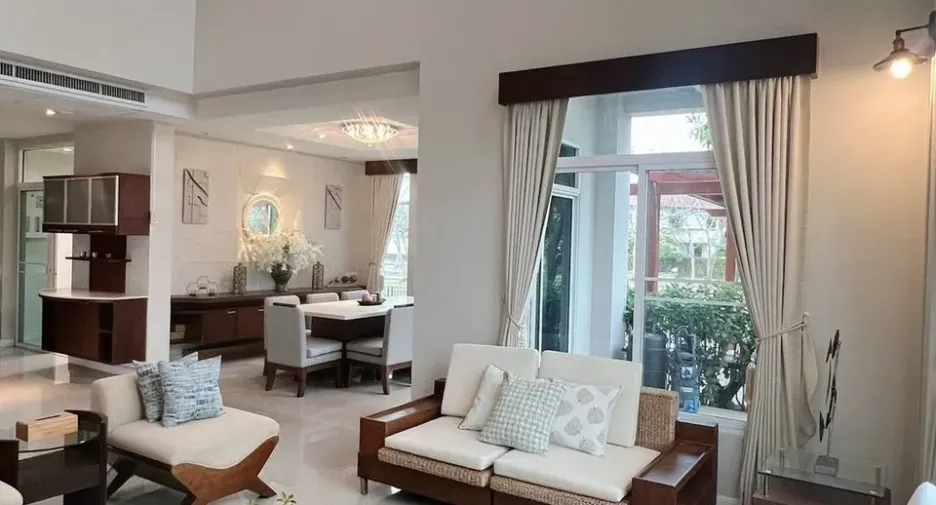 Haus zur Miete mit 3 Zimmer in Lat Krabang, Bangkok