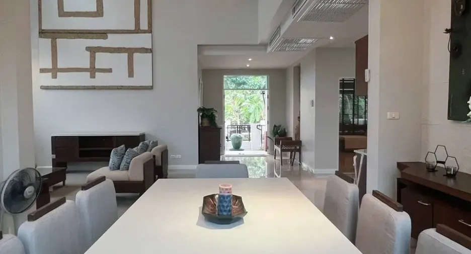 Haus zur Miete mit 3 Zimmer in Lat Krabang, Bangkok