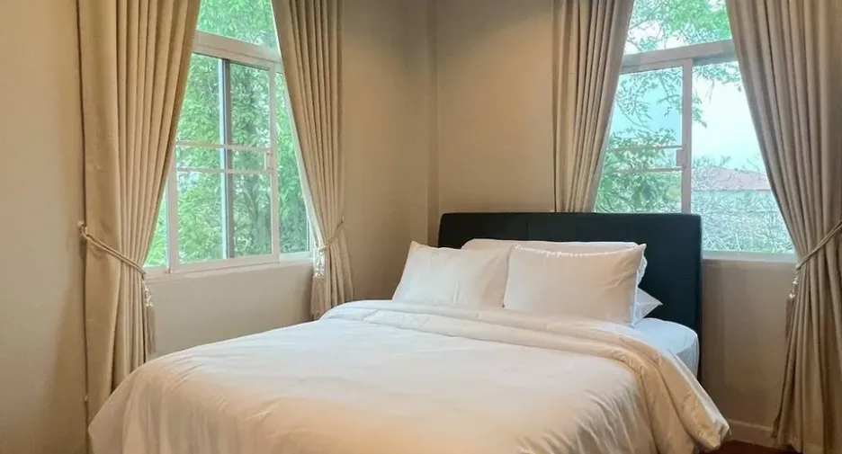 Haus zur Miete mit 3 Zimmer in Lat Krabang, Bangkok