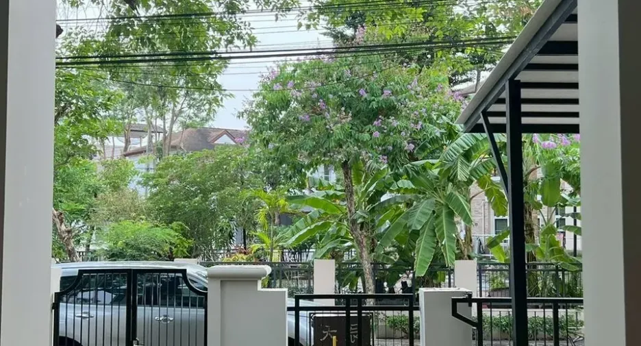 Haus zur Miete mit 3 Zimmer in Lat Krabang, Bangkok