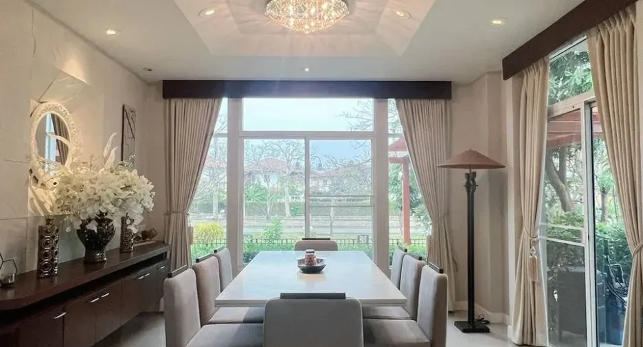 Haus zur Miete mit 3 Zimmer in Lat Krabang, Bangkok