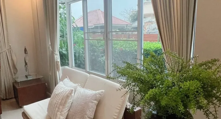 Haus zur Miete mit 3 Zimmer in Lat Krabang, Bangkok