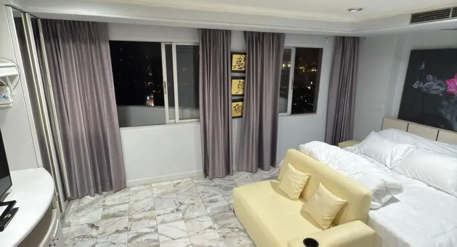 ให้เช่า 3 ห้องนอน คอนโด ใน วัฒนา, กรุงเทพฯ