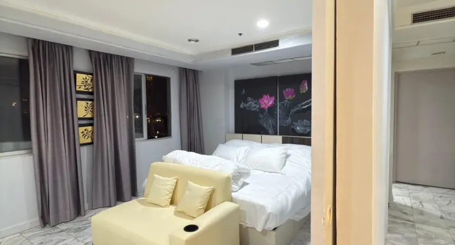 ให้เช่า 3 ห้องนอน คอนโด ใน วัฒนา, กรุงเทพฯ