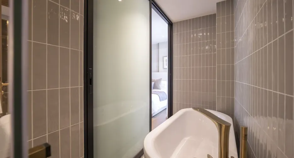For rent 2 bedrooms condo in Khlong Toei, Bangkok