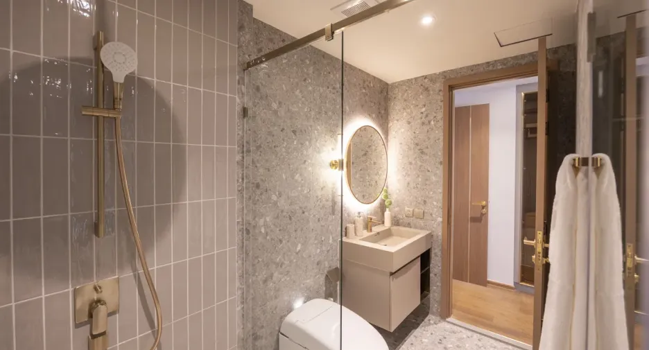 For rent 2 bedrooms condo in Khlong Toei, Bangkok