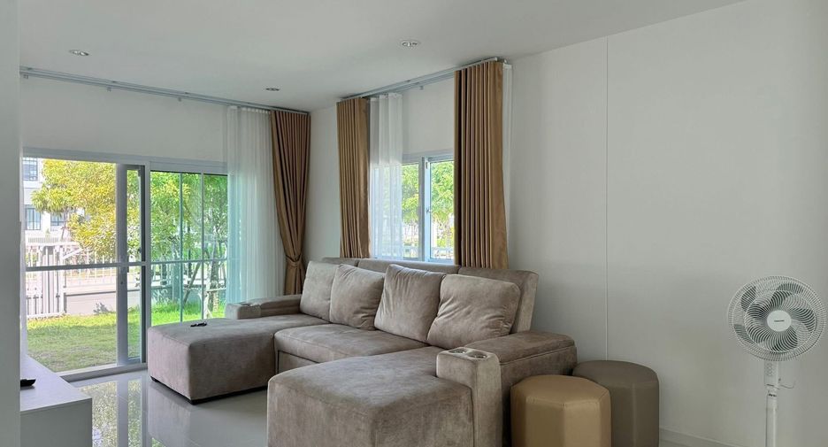For rent 4 bedrooms house in Mueang Samut Prakan, Samut Prakan