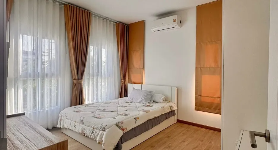 For rent 4 bedrooms house in Mueang Samut Prakan, Samut Prakan