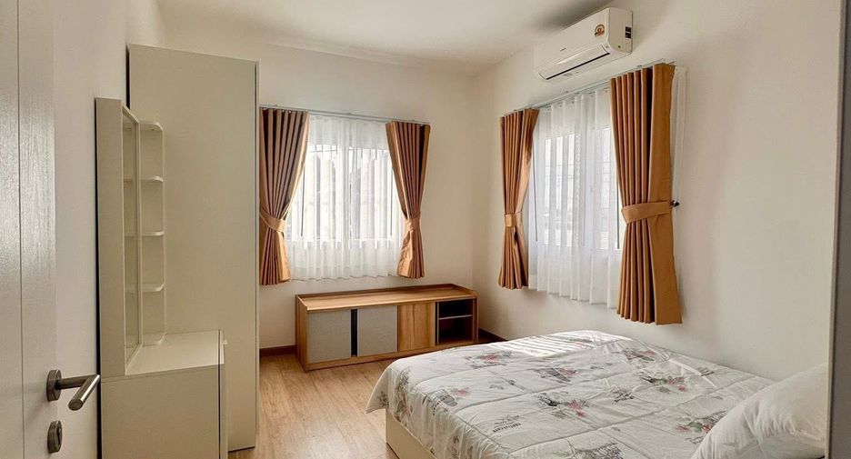 For rent 4 bedrooms house in Mueang Samut Prakan, Samut Prakan