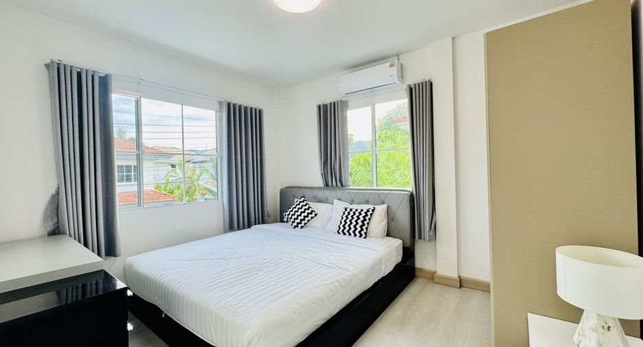 Haus zur Miete mit 3 Zimmer in Mueang Phuket, Phuket