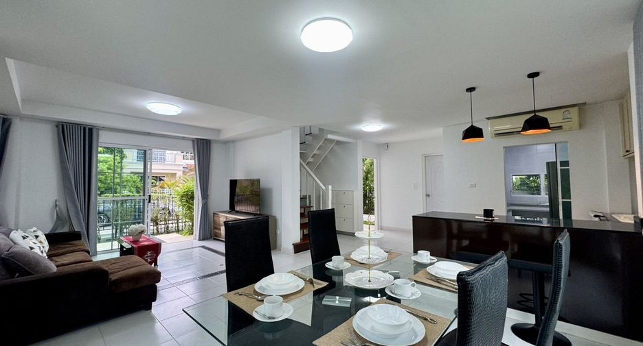 Haus zur Miete mit 3 Zimmer in Mueang Phuket, Phuket