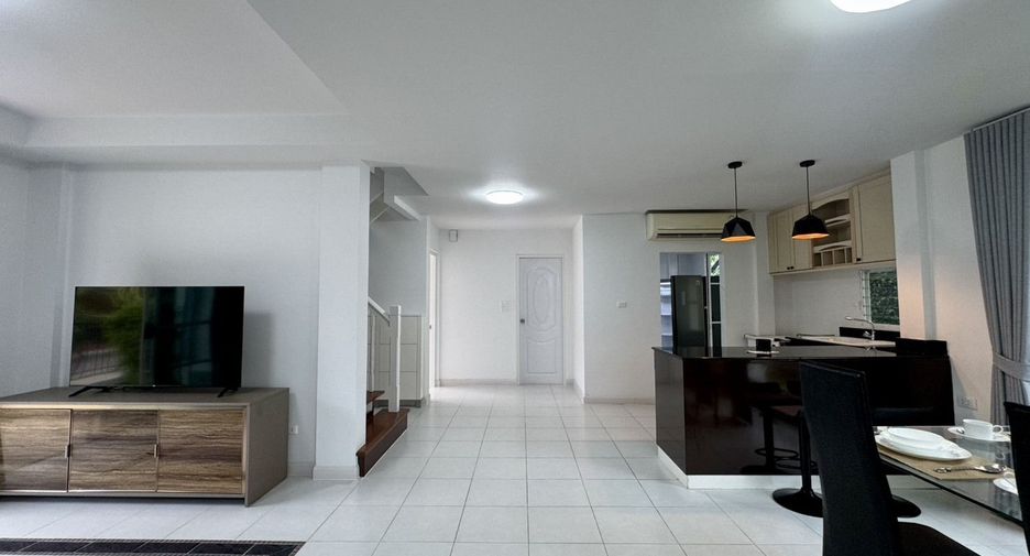 Haus zur Miete mit 3 Zimmer in Mueang Phuket, Phuket