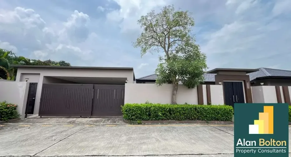 For rent and for sale 3 bedrooms house in Bang Lamung, Chonburi