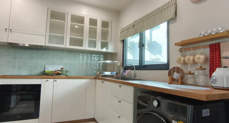 For rent and for sale 4 bedrooms house in Bang Lamung, Chonburi