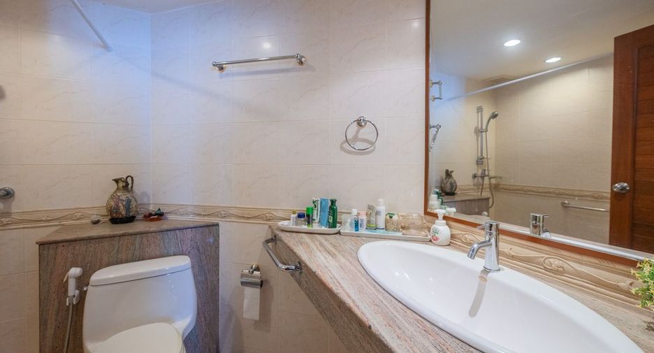 For sale 2 bedrooms condo in North Pattaya, Pattaya