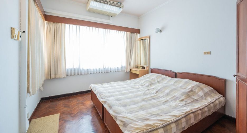 For rent 3 bedrooms condo in North Pattaya, Pattaya