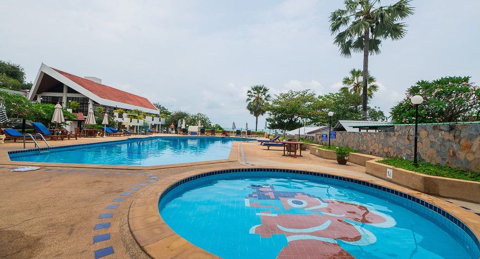 For rent 3 bedrooms condo in North Pattaya, Pattaya