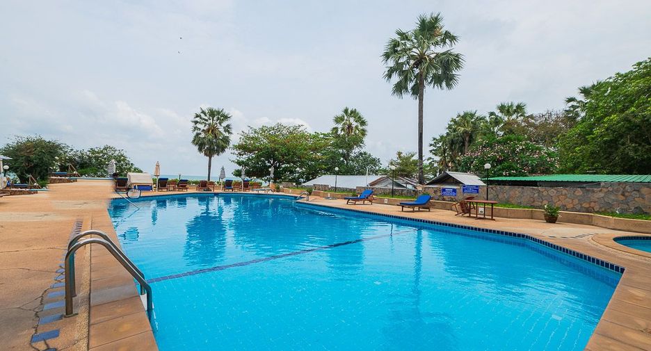 For rent 3 bedrooms condo in North Pattaya, Pattaya