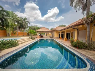For sale 5 bedrooms house in Bang Lamung, Chonburi