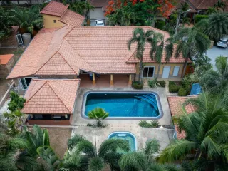 For sale 5 bedrooms house in Bang Lamung, Chonburi