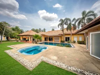 For sale 5 bedrooms house in Bang Lamung, Chonburi