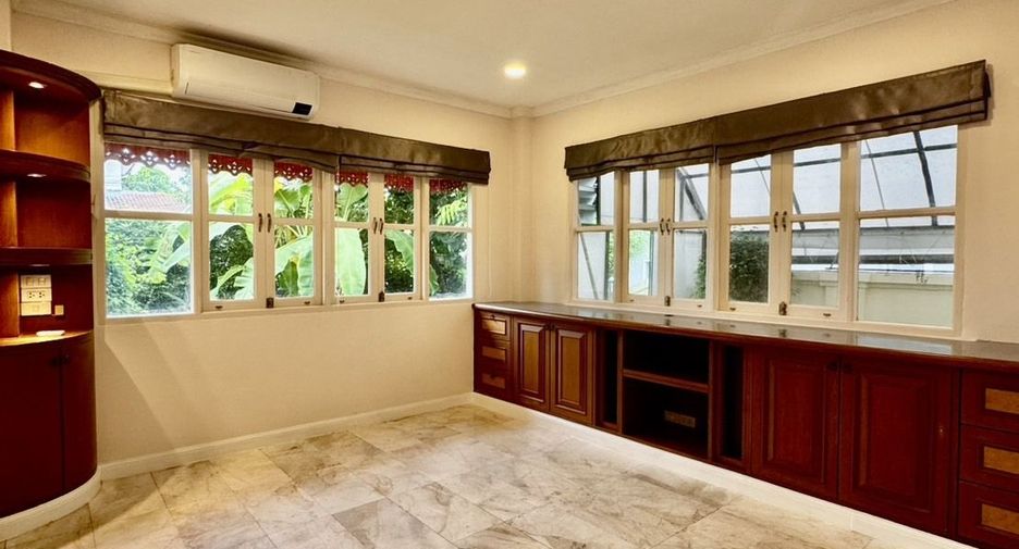 Haus zur Miete mit 6 Zimmer in Mueang Phuket, Phuket