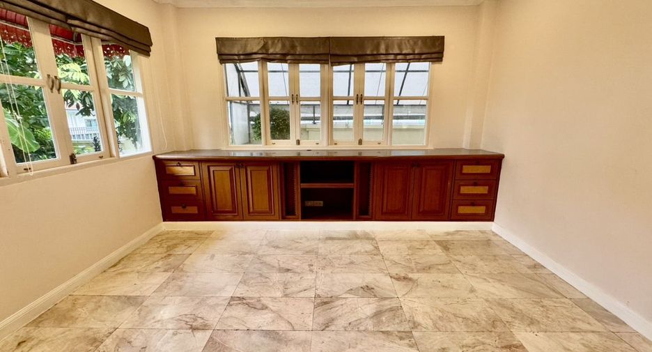 Haus zur Miete mit 6 Zimmer in Mueang Phuket, Phuket