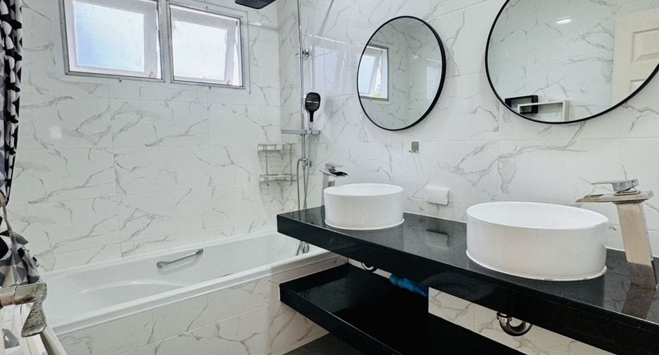 Haus zur Miete mit 6 Zimmer in Mueang Phuket, Phuket