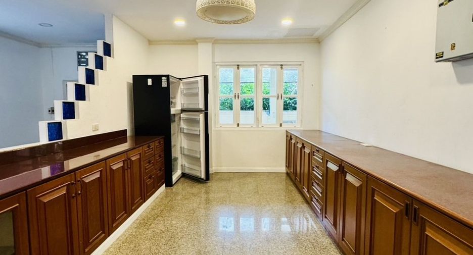 Haus zur Miete mit 6 Zimmer in Mueang Phuket, Phuket