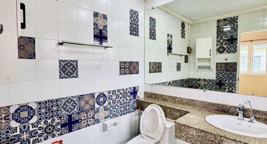 Haus zur Miete mit 6 Zimmer in Mueang Phuket, Phuket
