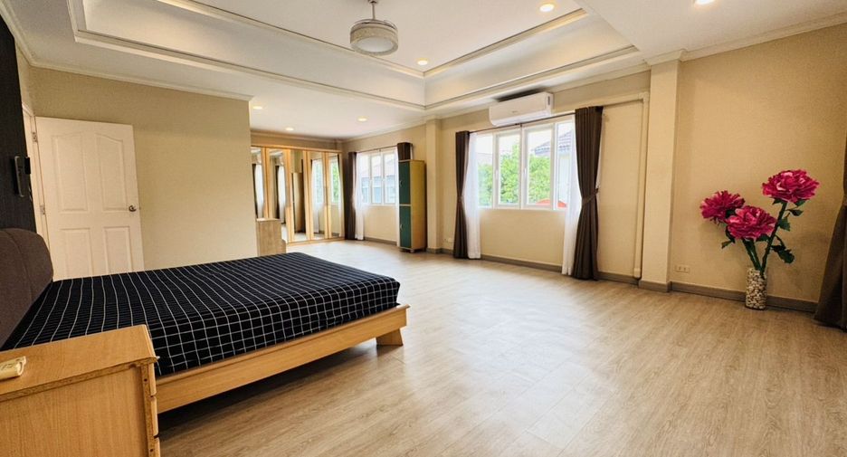 Haus zur Miete mit 6 Zimmer in Mueang Phuket, Phuket