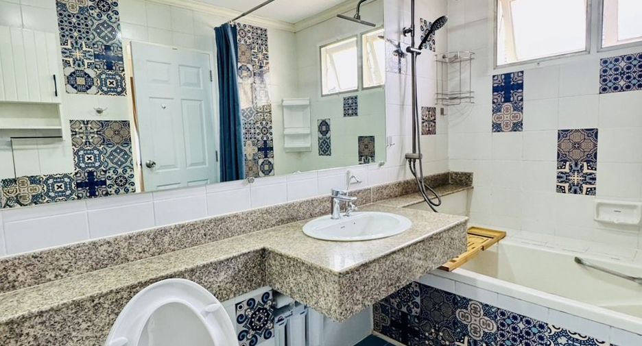 Haus zur Miete mit 6 Zimmer in Mueang Phuket, Phuket
