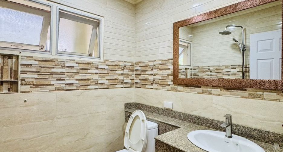 Haus zur Miete mit 6 Zimmer in Mueang Phuket, Phuket