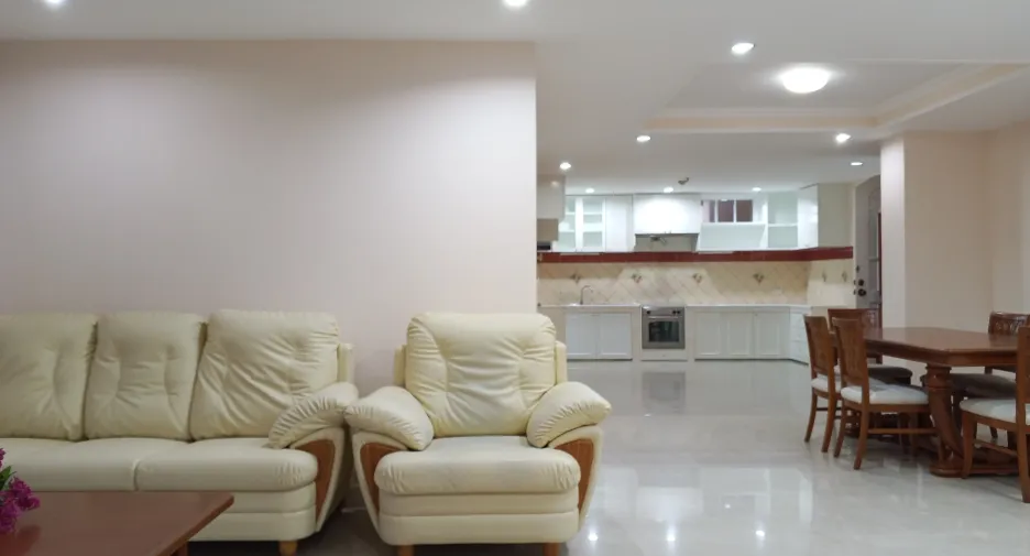 For rent 3 bedrooms condo in Khlong Toei, Bangkok