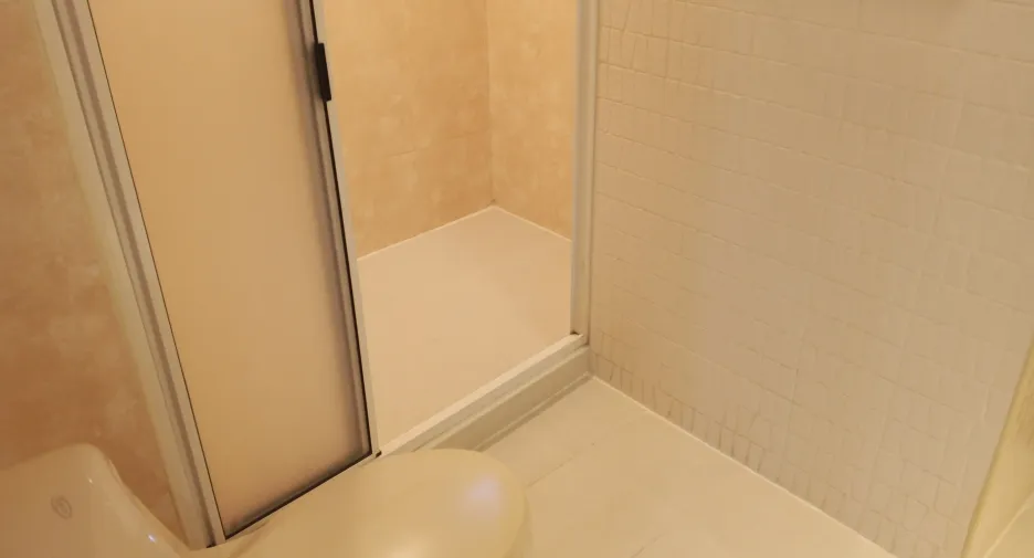 For rent 3 bedrooms apartment in Khlong Toei, Bangkok