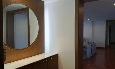 For rent 3 bedrooms apartment in Khlong Toei, Bangkok