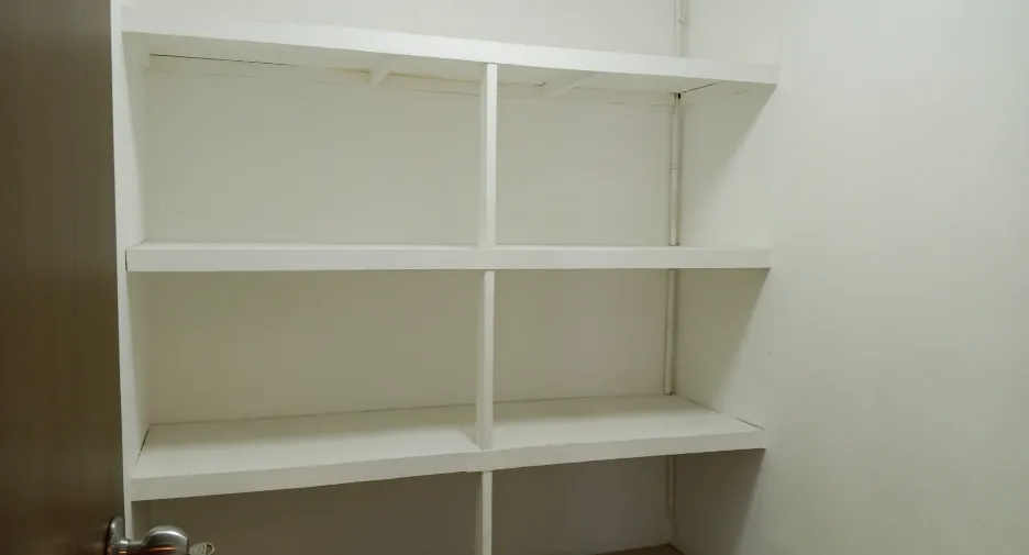 For rent 3 bedrooms apartment in Khlong Toei, Bangkok