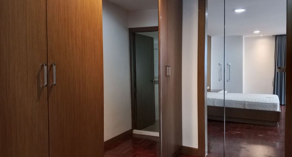 À louer 3 chambres appartement à Khlong Toei, Bangkok