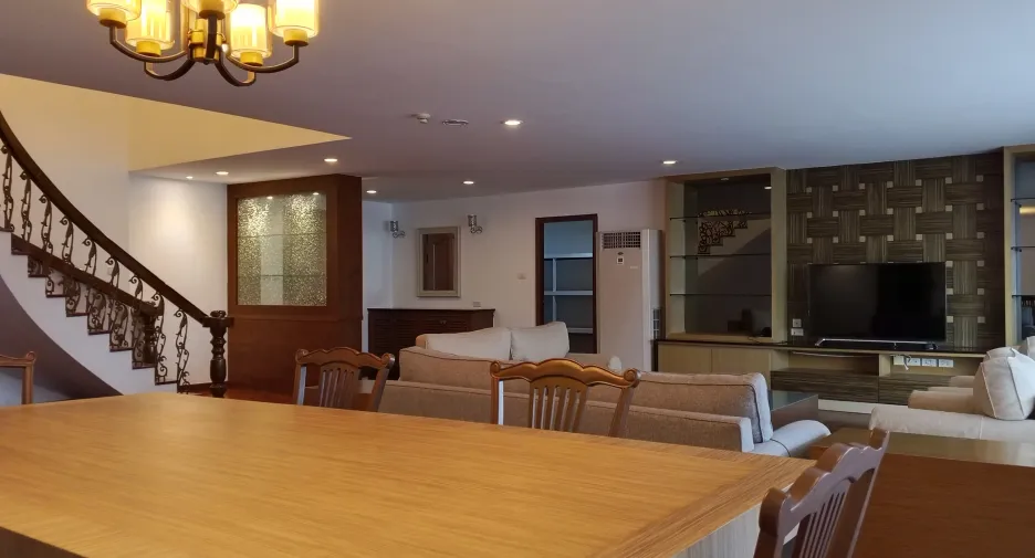 For rent 3 bedrooms apartment in Khlong Toei, Bangkok