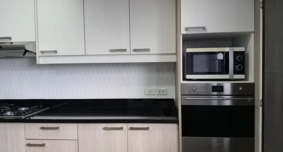 For rent 3 bedrooms apartment in Khlong Toei, Bangkok