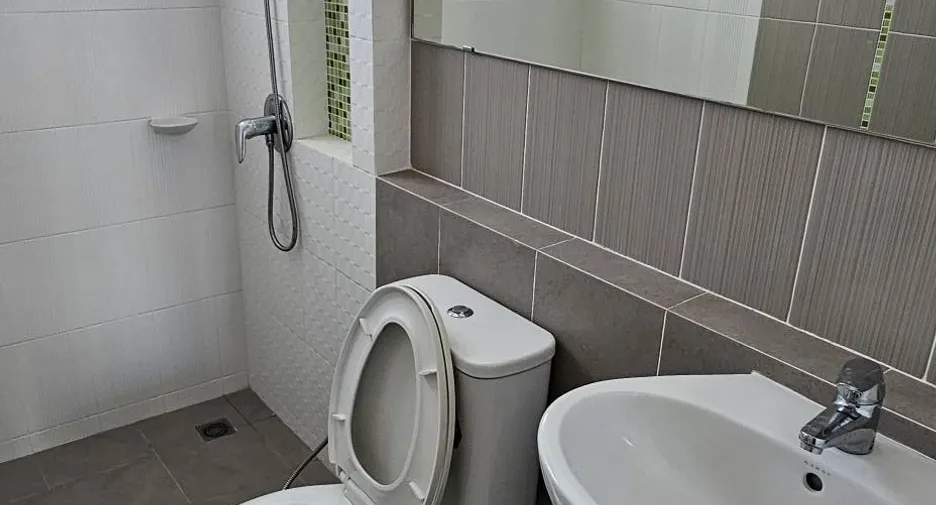 For sale 4 bedrooms house in Si Racha, Chonburi