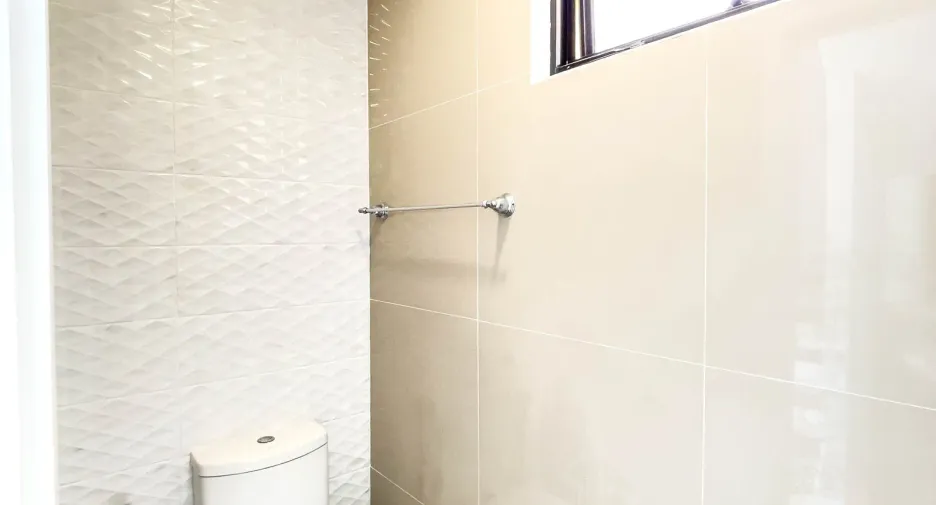 For sale 3 bedrooms house in Krathum Baen, Samut Sakhon